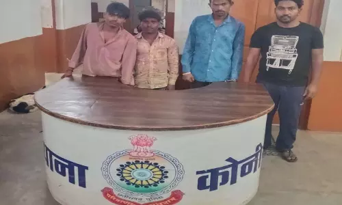 असामाजिक तत्वों और अवैध शराब कारोबारियों के खिलाफ कार्रवाई, 4 गिरफ्तार असामाजिक तत्वों और अवैध शराब कारोबारियों के खिलाफ कार्रवाई, 4 गिरफ्तार