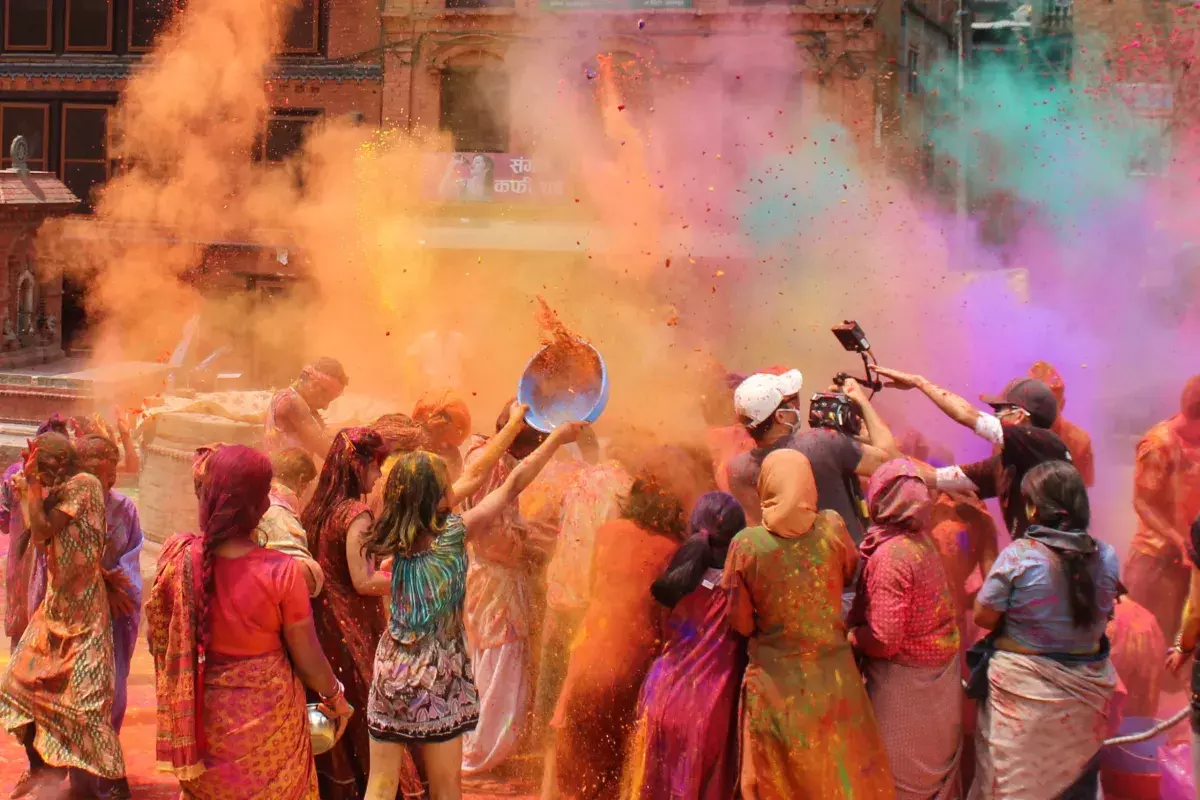 Jaipur: सिविल लाइंस में उत्साह के साथ मनाई गई होली