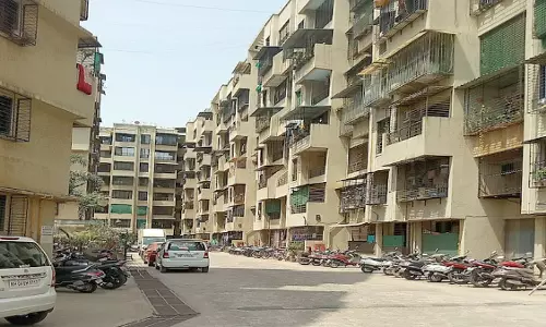 Mumbai: महाराष्ट्र में आवासीय सोसाइटियों के लिए राहत घोषणा Mumbai: महाराष्ट्र में आवासीय सोसाइटियों के लिए राहत घोषणा