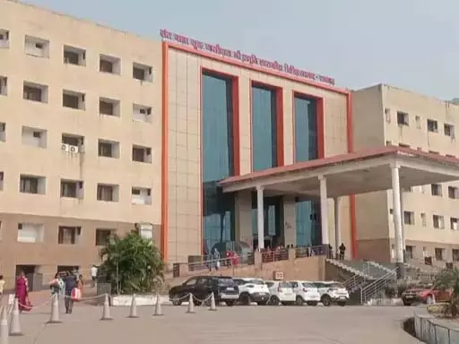 सभी हॉस्पिटलों में इमरजेंसी सेवाएं चालू सभी हॉस्पिटलों में इमरजेंसी सेवाएं चालू
