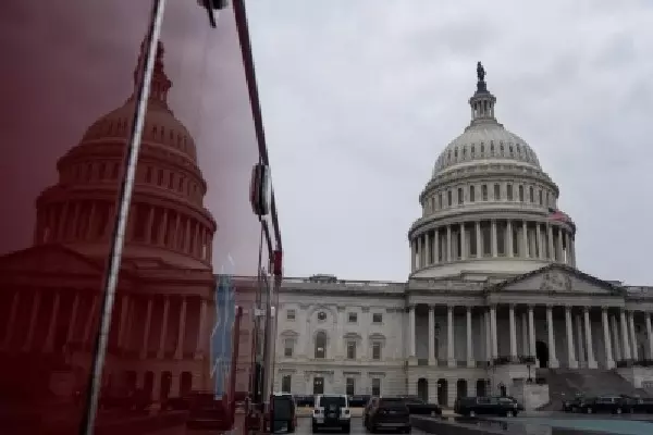 Trump के ईरान हमले ने कैपिटल हिल लड़ाई को और भड़का दिया Trump के ईरान हमले ने कैपिटल हिल लड़ाई को और भड़का दिया