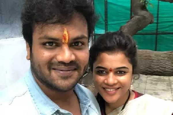 Manchu Manoj ने पत्नी को धन्यवाद कहा, भरोसा वापस दिलाने के लिए Manchu Manoj ने पत्नी को धन्यवाद कहा, भरोसा वापस दिलाने के लिए