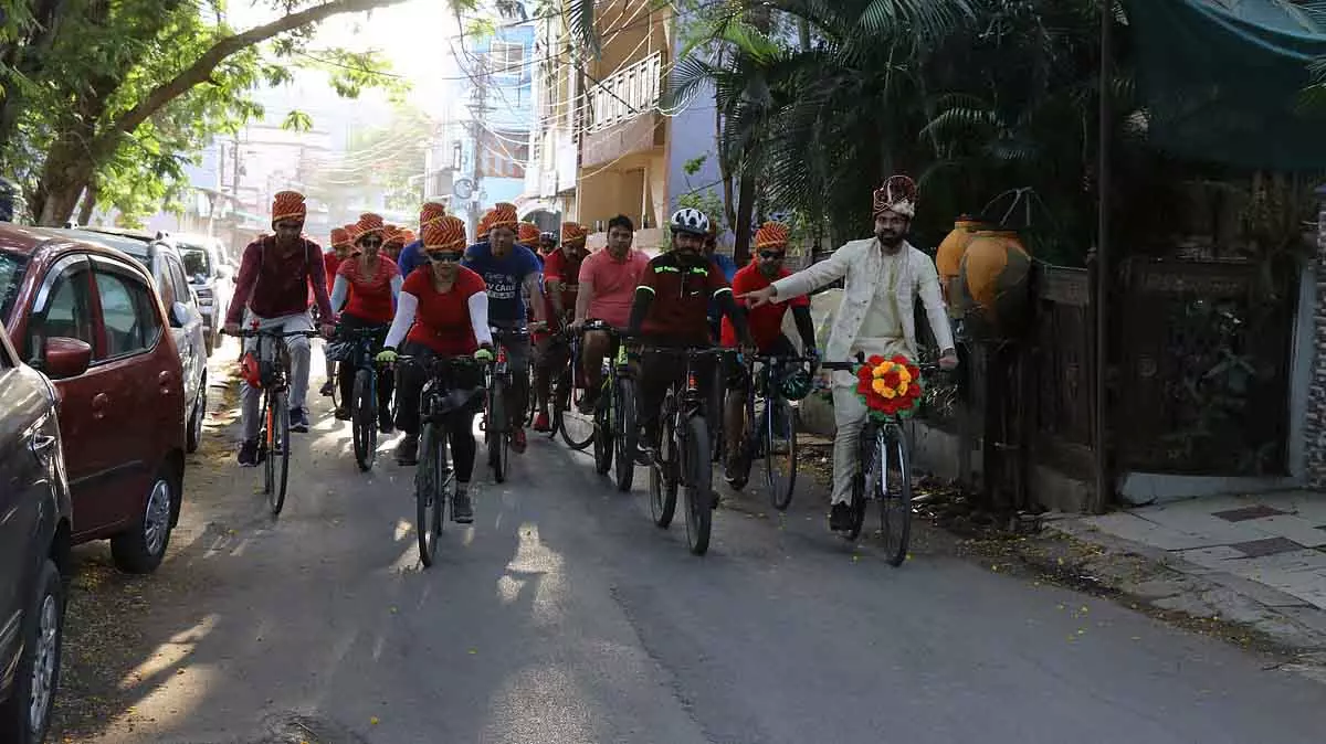 Indore : साफ़-सुथरी और इको-कॉन्शियस होली के लिए साइकिलिंग Indore : साफ़-सुथरी और इको-कॉन्शियस होली के लिए साइकिलिंग