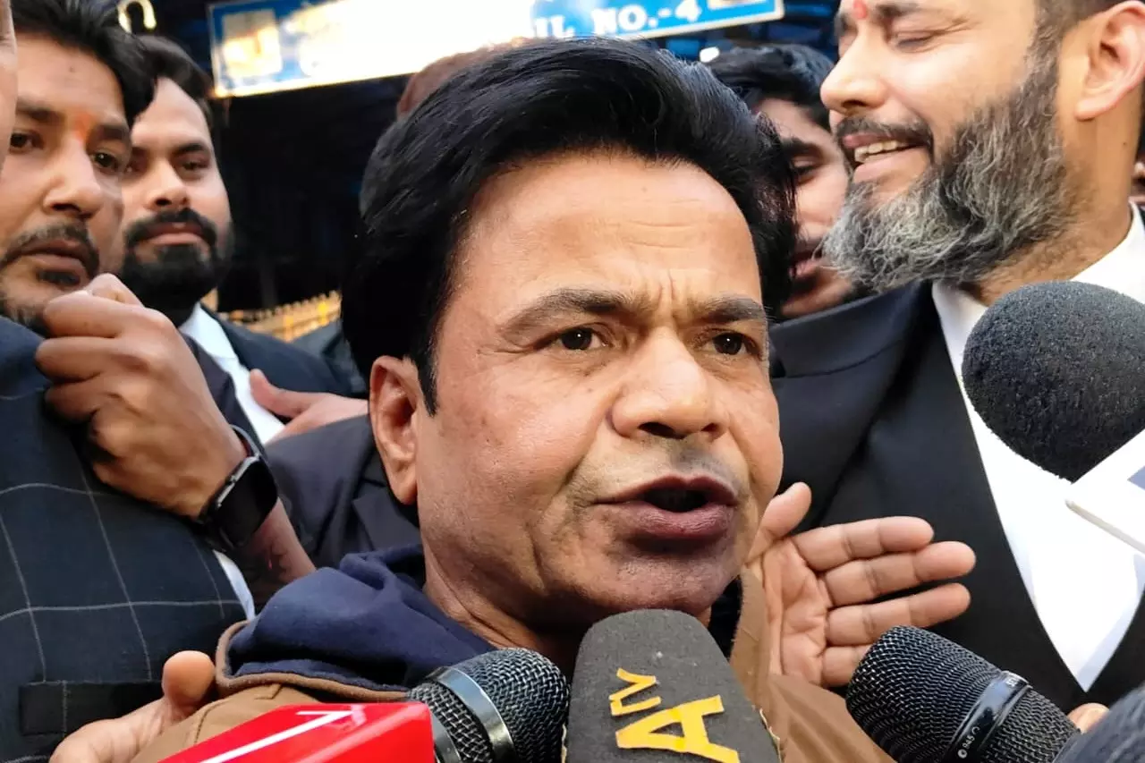 Rajpal Yadav ने सफाई दी, जज के सामने कभी नहीं रोए, दावे को पूरी तरह मनगढ़ंत बताया Rajpal Yadav ने सफाई दी, जज के सामने कभी नहीं रोए, दावे को पूरी तरह मनगढ़ंत बताया
