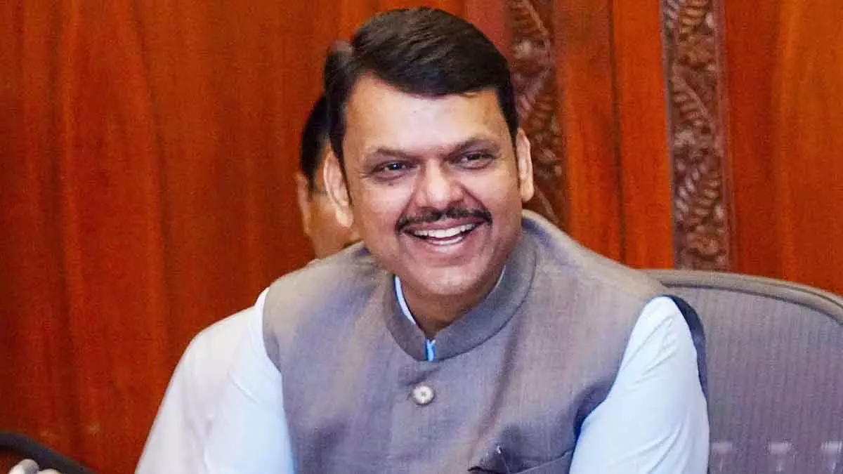 Maharashtra: सरकार ने केंद्र के लेबर कोड के हिसाब से फैक्ट्री और दुकानों में काम के घंटे में बदलाव वापस ले लिया Maharashtra: सरकार ने केंद्र के लेबर कोड के हिसाब से फैक्ट्री और दुकानों में काम के घंटे में बदलाव वापस ले लिया