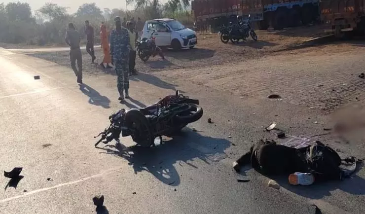 होली मनाने गांव लौट रहे भाई-बहन हादसे का शिकार, एक की मौत होली मनाने गांव लौट रहे भाई-बहन हादसे का शिकार, एक की मौत
