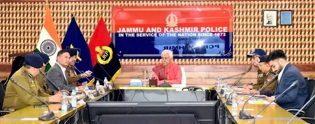 Srinagar खामेनेई की हत्या: एलजी ने सद्भाव बनाए रखने की अपील की Srinagar खामेनेई की हत्या: एलजी ने सद्भाव बनाए रखने की अपील की