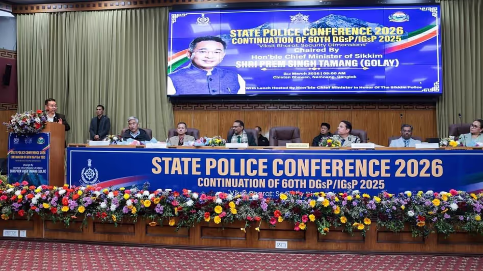 police की असली ताकत हथियार नहीं, बल्कि जनता का भरोसा होना चाहिए प्रेम सिंह तमांग police की असली ताकत हथियार नहीं, बल्कि जनता का भरोसा होना चाहिए प्रेम सिंह तमांग