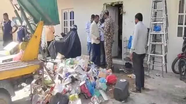 Bengaluru : अगर आप मिक्स कचरा फेंकेंगे, तो ढेर सारा कचरा सीधे आपके दरवाज़े पर गिरेगा Bengaluru : अगर आप मिक्स कचरा फेंकेंगे, तो ढेर सारा कचरा सीधे आपके दरवाज़े पर गिरेगा