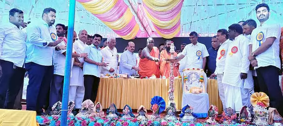 Karnataka : सरकारी स्कूलों से ग्रामीण छात्रों के लिए गुणवत्तापूर्ण शिक्षा Karnataka : सरकारी स्कूलों से ग्रामीण छात्रों के लिए गुणवत्तापूर्ण शिक्षा