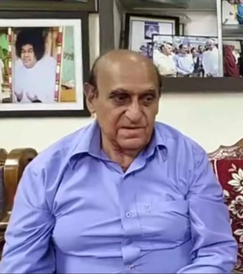 Himachal: रिटायर्ड इंजीनियर सुदर्शन भाटिया ने साहित्यिक इतिहास रचा, 810 हाथ से लिखी किताबें लिखीं Himachal: रिटायर्ड इंजीनियर सुदर्शन भाटिया ने साहित्यिक इतिहास रचा, 810 हाथ से लिखी किताबें लिखीं