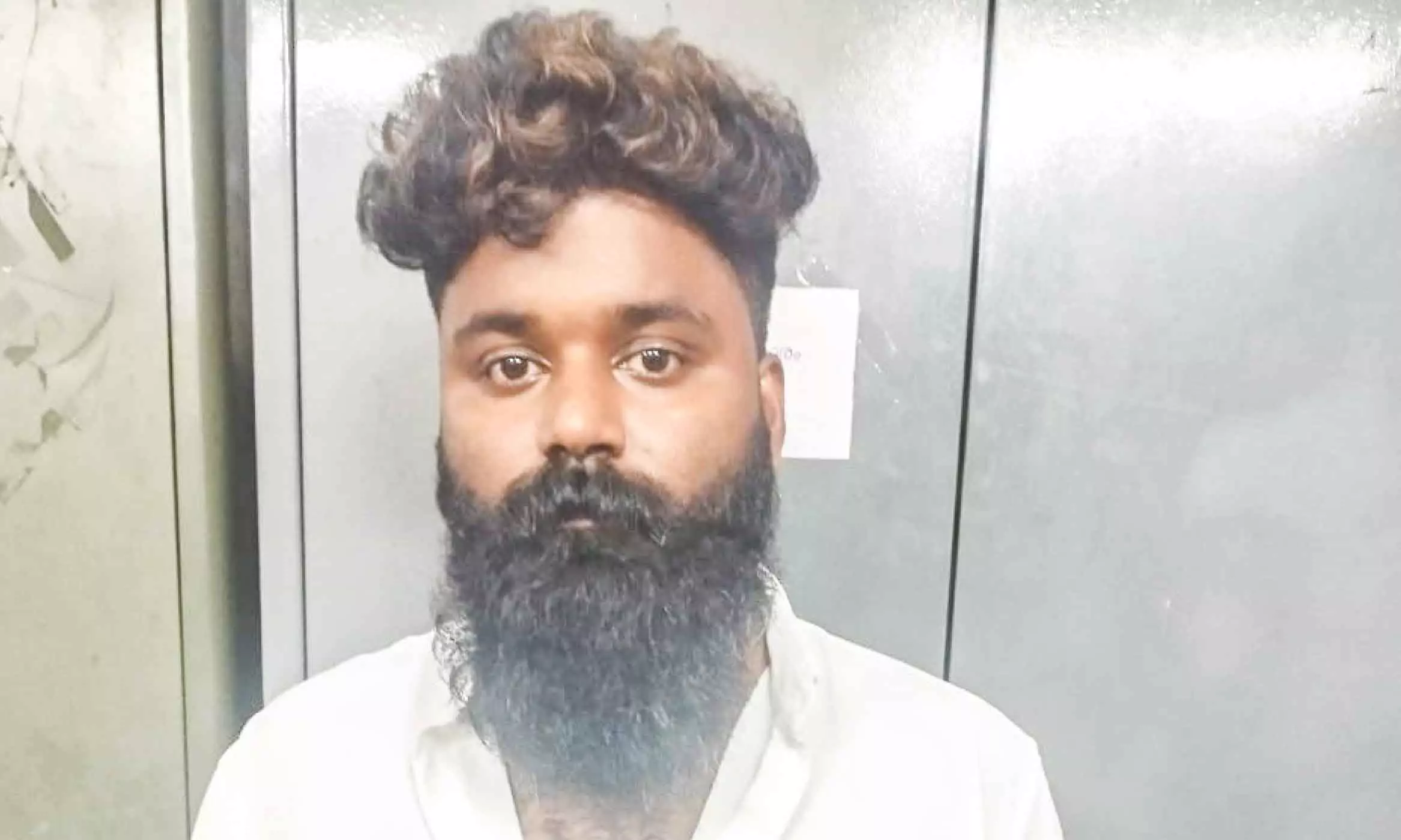 आपराधिक मामले का संदिग्ध MDMA के साथ गिरफ्तार आपराधिक मामले का संदिग्ध MDMA के साथ गिरफ्तार