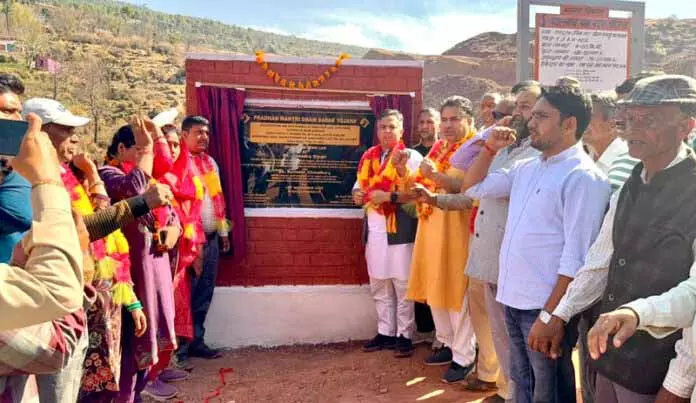 Ramnagar MLA ने करोड़ों रुपये की बुनियादी ढांचा परियोजनाओं का उद्घाटन किया Ramnagar MLA ने करोड़ों रुपये की बुनियादी ढांचा परियोजनाओं का उद्घाटन किया