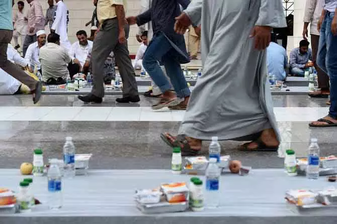 Riyadh में 30 साल में 5 लाख से ज़्यादा लोगों को इफ़्तार Riyadh में 30 साल में 5 लाख से ज़्यादा लोगों को इफ़्तार