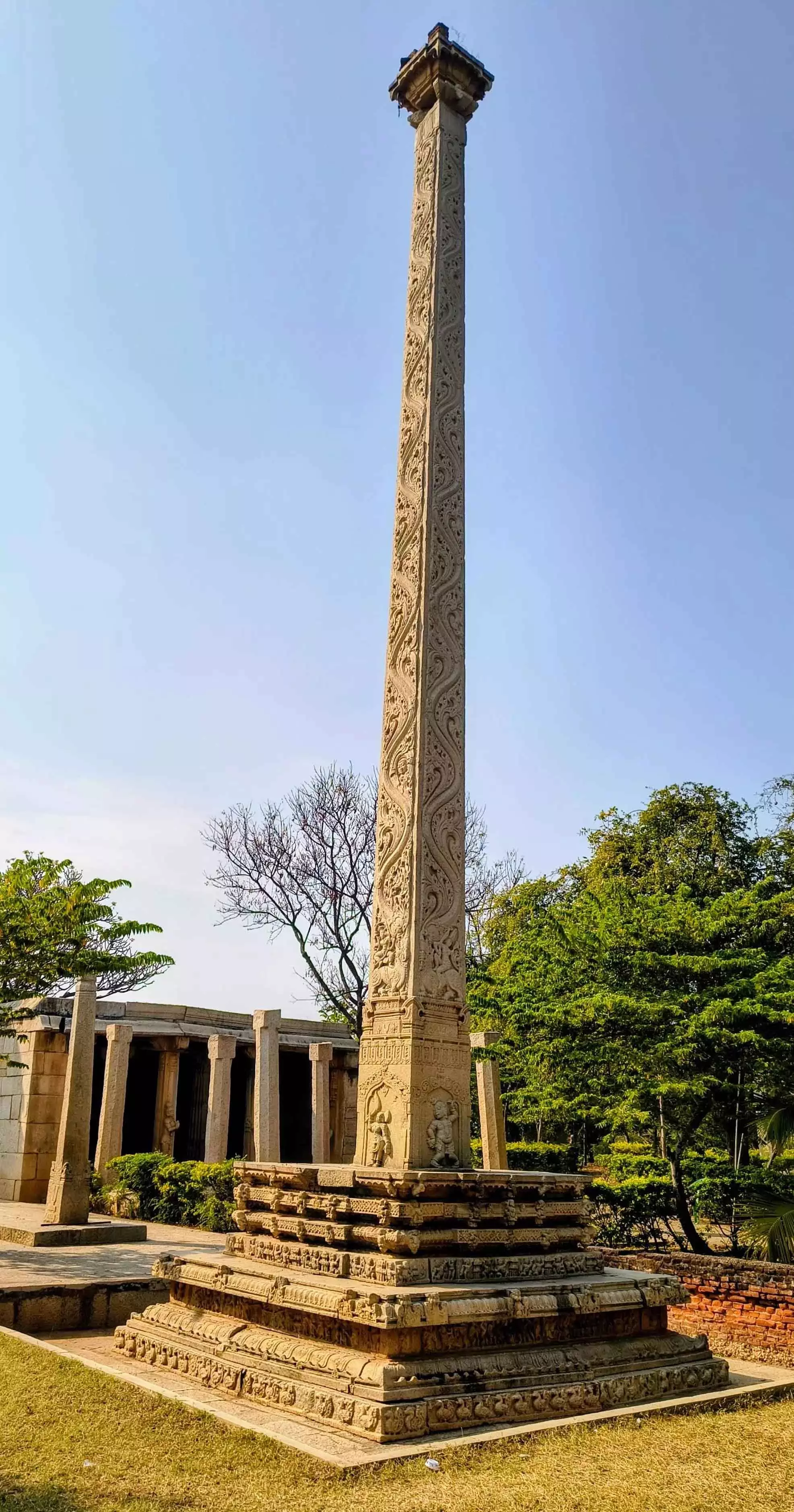अन्नामय्या में चेन्नाकेशव स्वामी मंदिर के पास Vijayanagara काल के शिलालेख मिले अन्नामय्या में चेन्नाकेशव स्वामी मंदिर के पास Vijayanagara काल के शिलालेख मिले