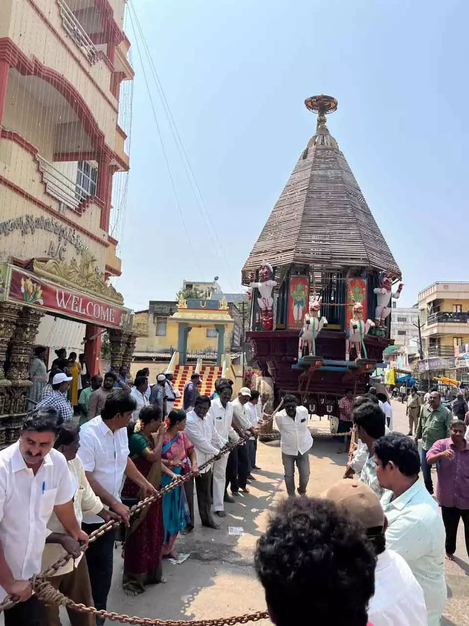 Talpagiri रंगनाथस्वामी मंदिर का रथ ट्रायल रन सफल, 5 मार्च के महा रथोत्सव की तैयारी पूरी Talpagiri रंगनाथस्वामी मंदिर का रथ ट्रायल रन सफल, 5 मार्च के महा रथोत्सव की तैयारी पूरी