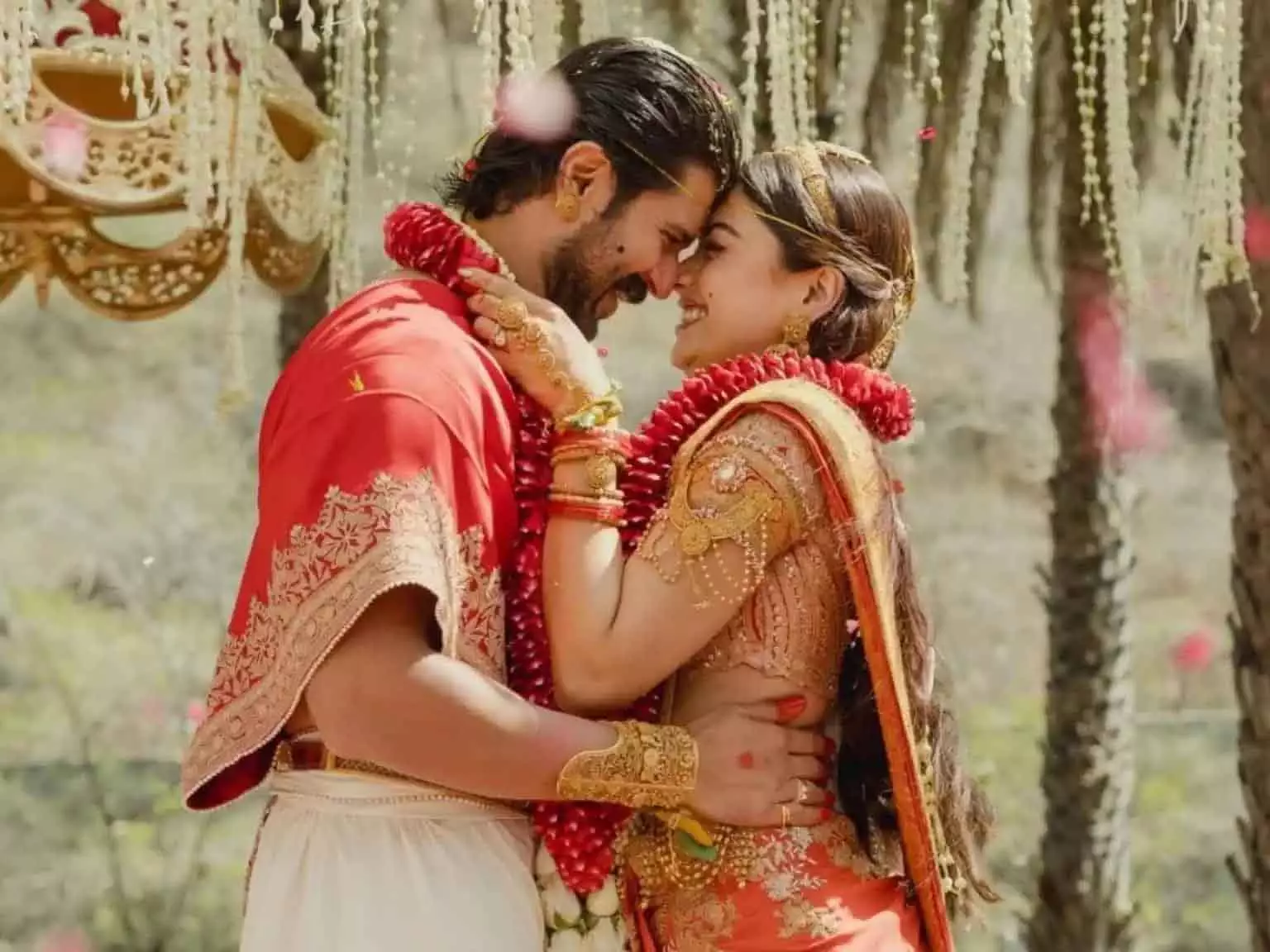 Vijay Deverakonda और रश्मिका मंदाना का ग्रैंड रिसेप्शन ताज कृष्णा में Vijay Deverakonda और रश्मिका मंदाना का ग्रैंड रिसेप्शन ताज कृष्णा में