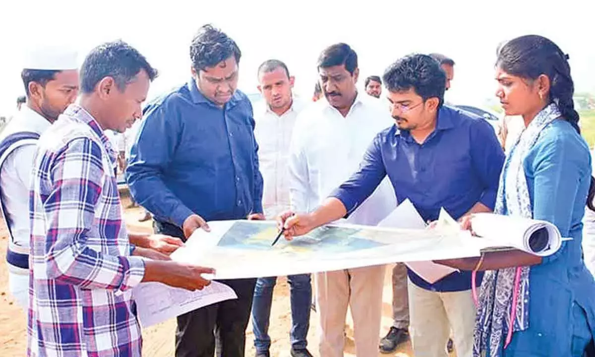 सरकार चुनावी वादे पूरे करने के लिए प्रतिबद्ध: जनार्दन रेड्डी सरकार चुनावी वादे पूरे करने के लिए प्रतिबद्ध: जनार्दन रेड्डी