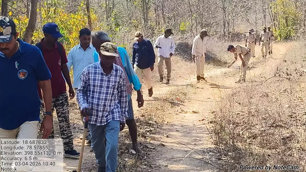 Telangana : पंजे के निशान से कामारेड्डी वन रेंज में बाघ की मौजूदगी की पुष्टि हुई Telangana : पंजे के निशान से कामारेड्डी वन रेंज में बाघ की मौजूदगी की पुष्टि हुई