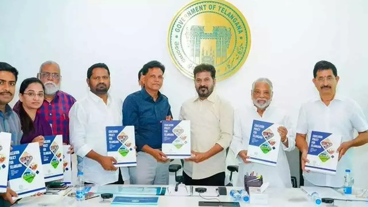 Telangana: संस्कृत पर टीजी एडू पैनल के रुख पर सवाल Telangana: संस्कृत पर टीजी एडू पैनल के रुख पर सवाल