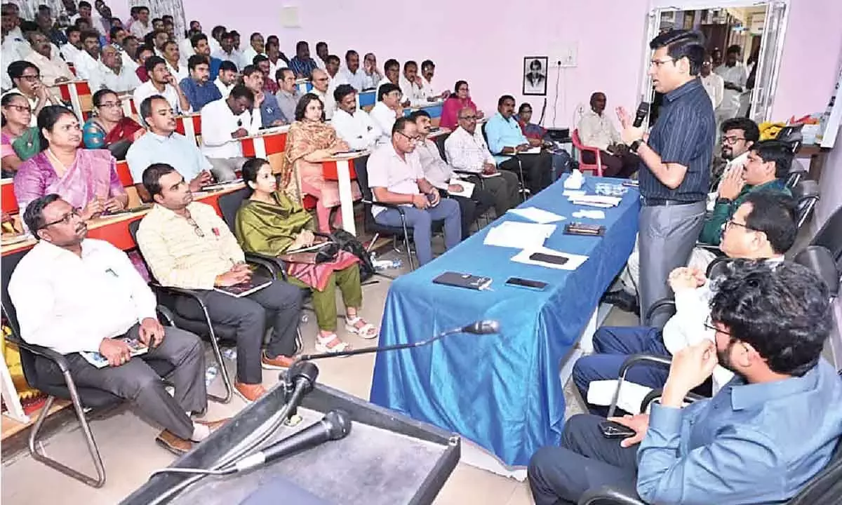 Andhra: डिजिटल जनगणना-2027 की ट्रेनिंग तिरुपति में शुरू हुई Andhra: डिजिटल जनगणना-2027 की ट्रेनिंग तिरुपति में शुरू हुई