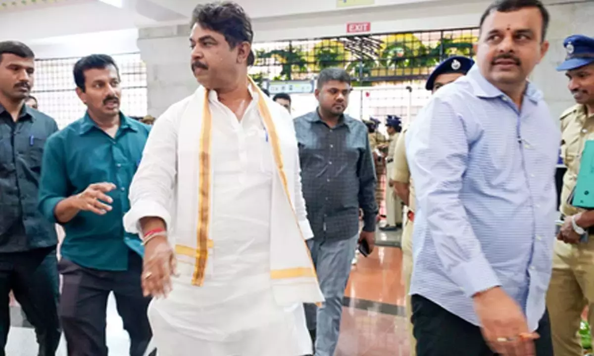 Karnataka: BJP ने कर्नाटक सरकार पर SC/ST फंड चोरी का आरोप लगाया Karnataka: BJP ने कर्नाटक सरकार पर SC/ST फंड चोरी का आरोप लगाया