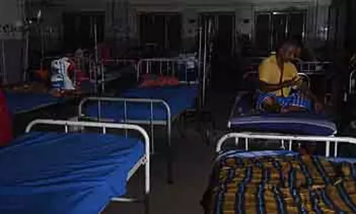 Tamil Nadu : सरकारी डॉक्टर आज से भूख हड़ताल पर जाएंगे Tamil Nadu : सरकारी डॉक्टर आज से भूख हड़ताल पर जाएंगे