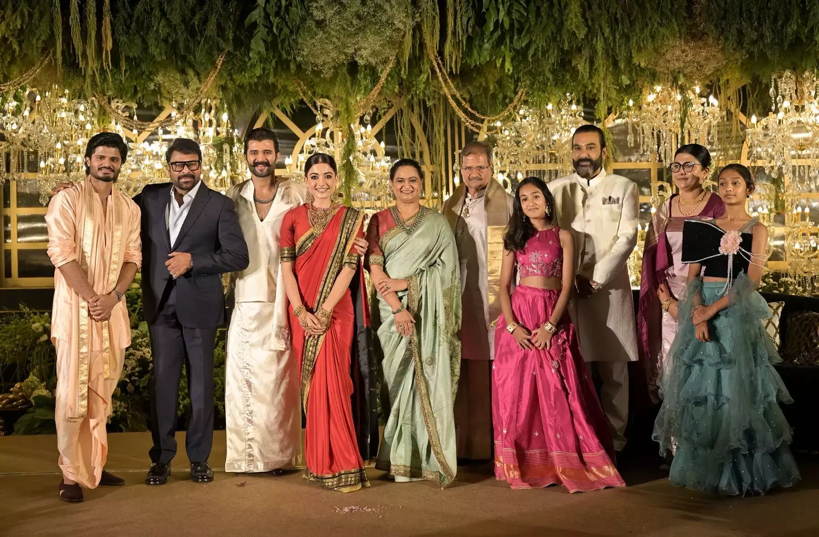 Rashmika और विजय देवरकोंडा के वेडिंग रिसेप्शन में पहुंचे सेलेब्स, देखें तस्वीरें