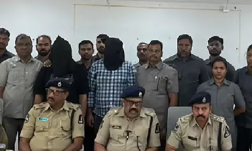 Hyderabad में ड्रग तस्करी के आरोप में दो विदेशी गिरफ्तार Hyderabad में ड्रग तस्करी के आरोप में दो विदेशी गिरफ्तार