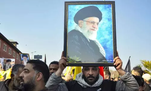 Iran ने US-इज़राइली हमलों के बीच खामेनेई का अंतिम संस्कार टाला