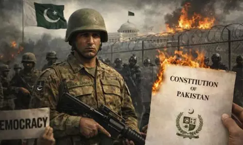 Pakistan का सैन्य दबदबा लोकतांत्रिक क्षरण को बढ़ाता है Pakistan का सैन्य दबदबा लोकतांत्रिक क्षरण को बढ़ाता है