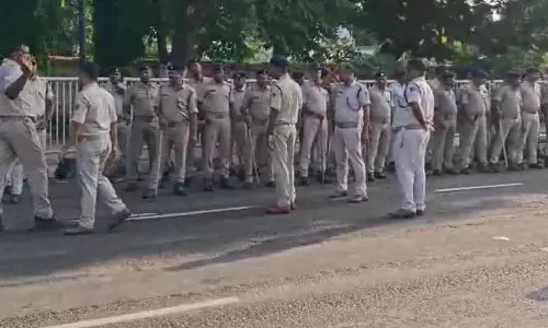 Odisha की राजधानी में होली मनाने के दौरान झड़प के बाद पुलिस ने लाठीचार्ज किया