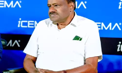 Kumaraswamy ने इलेक्ट्रिक वाहन विकास में सुविधा और टेस्टिंग केंद्र की मांग की Kumaraswamy ने इलेक्ट्रिक वाहन विकास में सुविधा और टेस्टिंग केंद्र की मांग की
