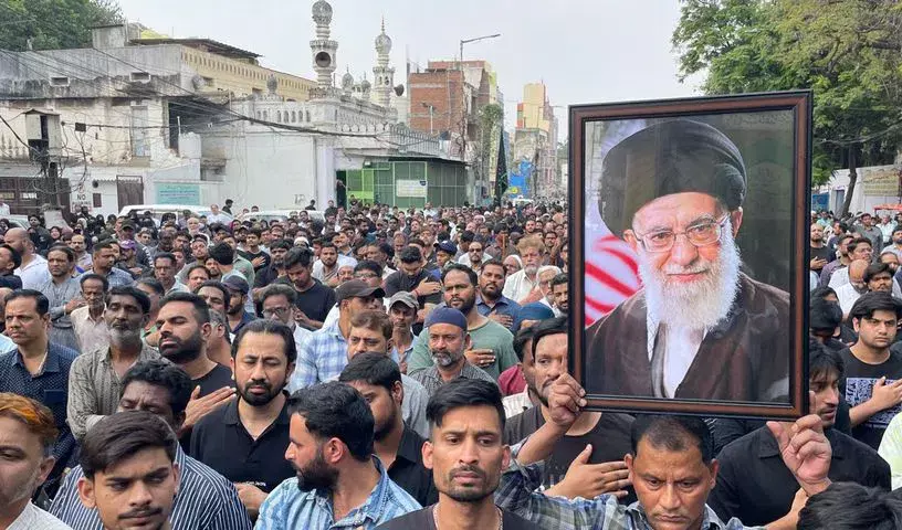 Ayatollah Khamenei का पोस्टर फाड़े जाने के बाद हैदराबाद में तनाव