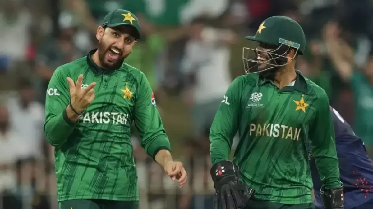 PAK फिर से शर्मिंदा, महिला होटल स्टाफ के साथ बदतमीज़ी के लिए खिलाड़ी पर जुर्माना