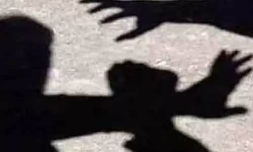 Chennai: तिरुवल्लूर में मां-बेटे की जोड़ी ने सांप बेचने वालों को मार डाला Chennai: तिरुवल्लूर में मां-बेटे की जोड़ी ने सांप बेचने वालों को मार डाला