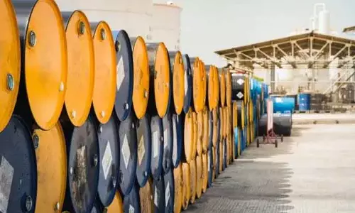 वॉल स्ट्रीट में मिला-जुला रुख, ईरान में युद्ध के 5वें दिन भी तेल की कीमतें स्थिर वॉल स्ट्रीट में मिला-जुला रुख, ईरान में युद्ध के 5वें दिन भी तेल की कीमतें स्थिर