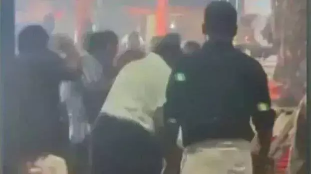 Kollam में मंदिर उत्सव के दौरान हमला किए गए 18 वर्षीय युवक की चोटों के कारण मौत हो गई Kollam में मंदिर उत्सव के दौरान हमला किए गए 18 वर्षीय युवक की चोटों के कारण मौत हो गई