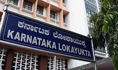 लोकायुक्त ने Bengaluru में तीन अधिकारियों पर छापेमारी की लोकायुक्त ने Bengaluru में तीन अधिकारियों पर छापेमारी की