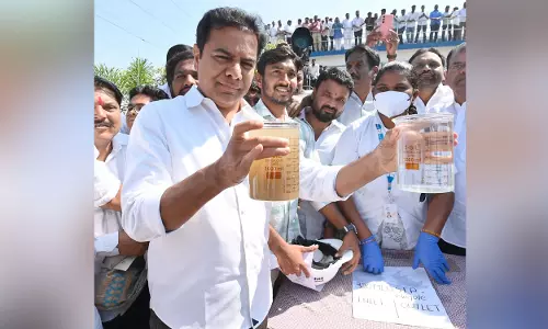 KTR ने मूसी के विकास के लिए कांग्रेस के बुलडोजर मॉडल पर हमला किया KTR ने मूसी के विकास के लिए कांग्रेस के बुलडोजर मॉडल पर हमला किया