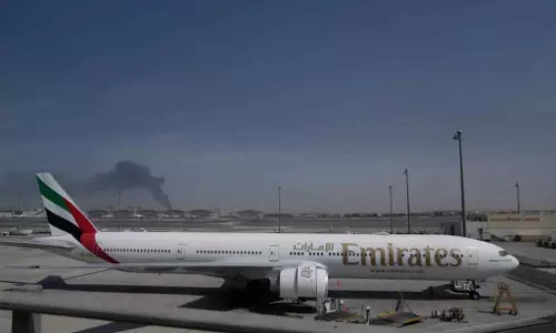 एमिरेट्स की फ्लाइट Dubai से 364 फंसे हुए यात्रियों को लेकर आई
