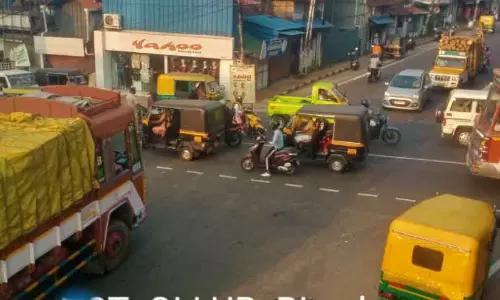 Ollur जंक्शन डेवलपमेंट; नुकसान का मुआवजा पुनर्वास पर फैसला नहीं हुआ Ollur जंक्शन डेवलपमेंट; नुकसान का मुआवजा पुनर्वास पर फैसला नहीं हुआ