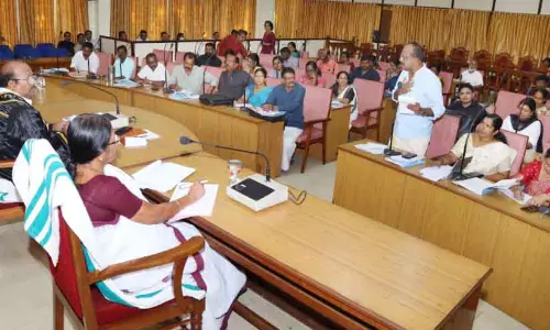 Kerala : बजट पर बहस आरोप-प्रत्यारोप और बचाव से भरी हुई थी Kerala : बजट पर बहस आरोप-प्रत्यारोप और बचाव से भरी हुई थी