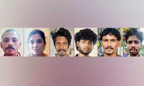 Kerala : ड्रग्स के खिलाफ छापेमारी, छह गिरफ्तार Kerala : ड्रग्स के खिलाफ छापेमारी, छह गिरफ्तार