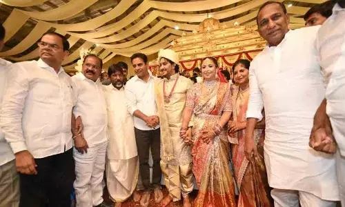 KTR डिप्टी सीएम भट्टी विक्रमार्क के बेटे की शादी में शामिल हुए