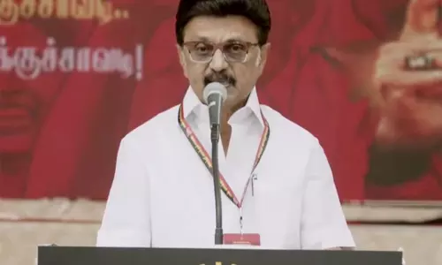 एमके स्टालिन ने 9 मार्च को त्रिची में DMK के बड़े राज्य सम्मेलन के लिए पार्टी कार्यकर्ताओं को आमंत्रित किया एमके स्टालिन ने 9 मार्च को त्रिची में DMK के बड़े राज्य सम्मेलन के लिए पार्टी कार्यकर्ताओं को आमंत्रित किया