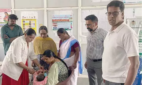 DIO ने टीकाकरण कार्यक्रम का निरीक्षण किया