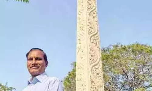 1534 CE का विजयनगर-युग का शिलालेख Mulakalacheruvu के पास मिला 1534 CE का विजयनगर-युग का शिलालेख Mulakalacheruvu के पास मिला