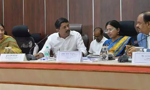 पीने के पानी पर चर्चा: Minister बैराती सुरेश ने अधिकारियों के पसीने छुड़ा दिए