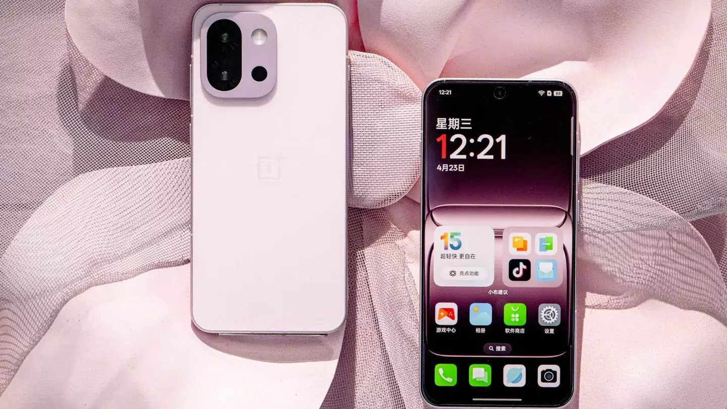 7,500mAh बैटरी, 100W वायर्ड और 50W वायरेलस चार्जिंग सपोर्ट के साथ आएगा OnePlus 15T, जल्द लॉन्च
